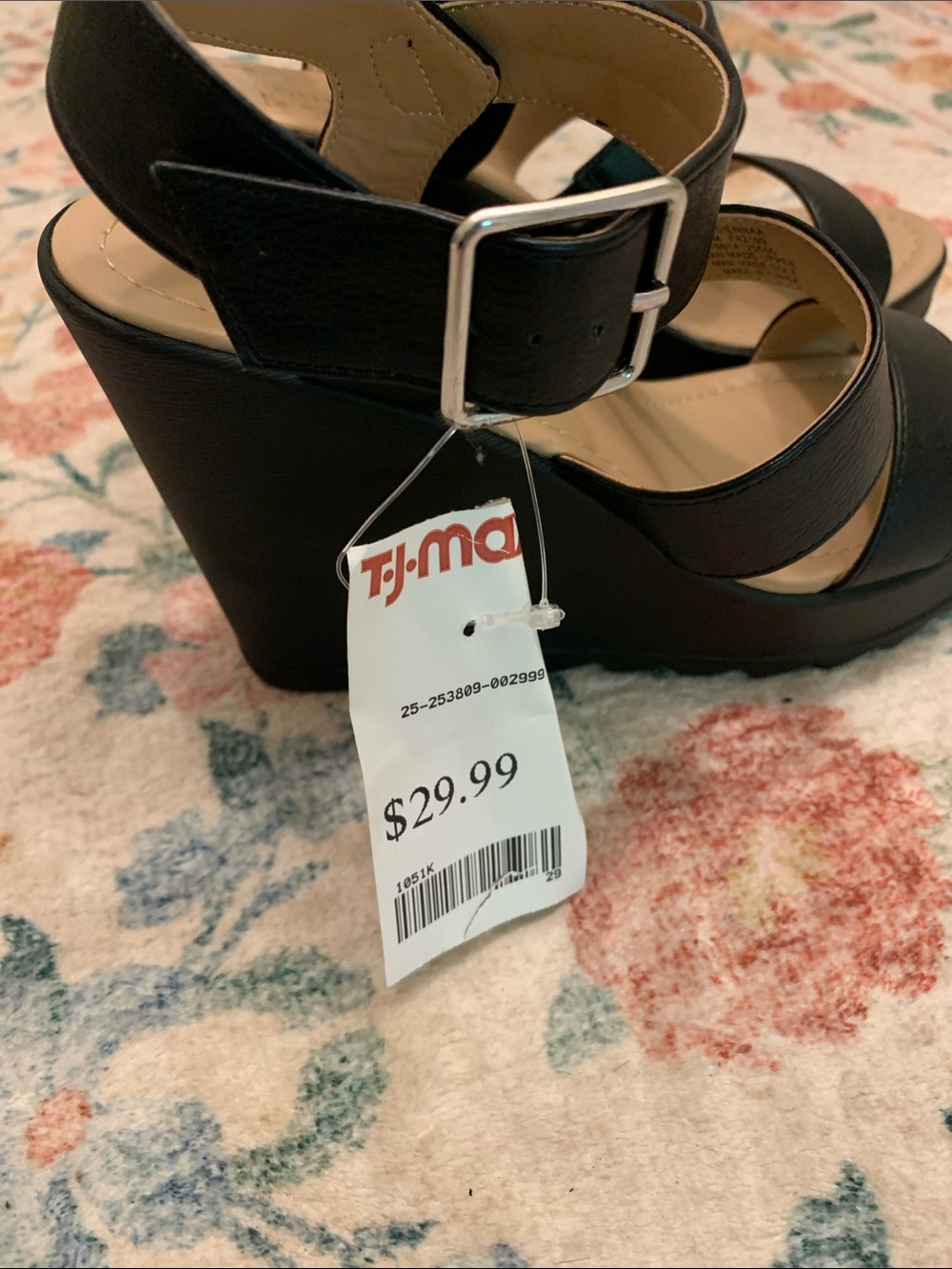 T.J.Maxx Black Triple-Strap Wedge Sandals NWT - Picture 8 of 9